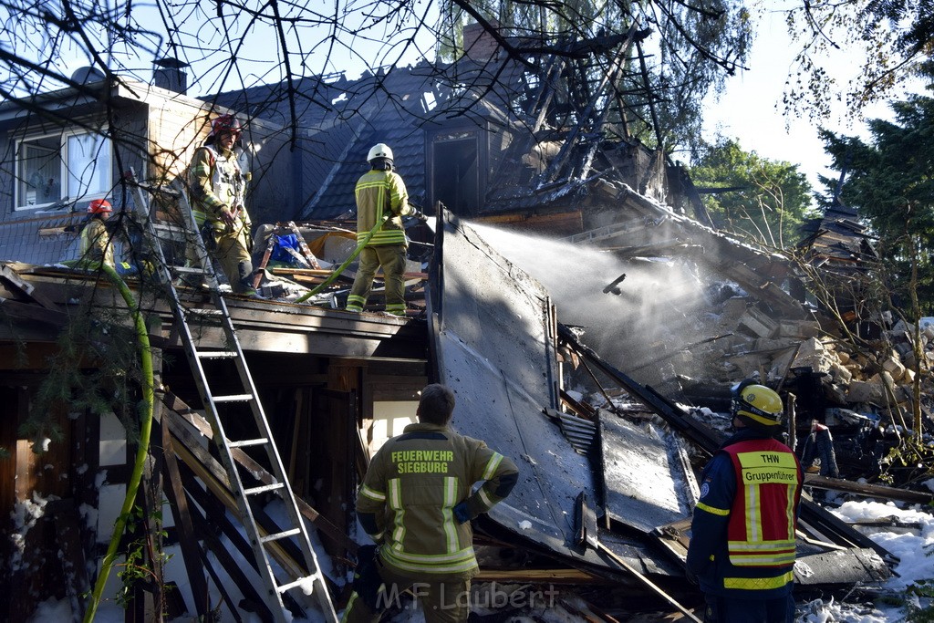 Grossfeuer Einfamilienhaus Siegburg Muehlengrabenstr P1268.JPG - Miklos Laubert